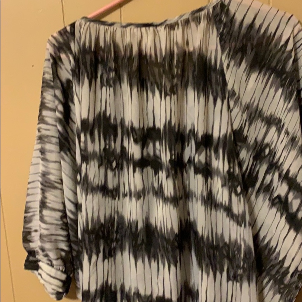 Isabella Rodriguez Tunic Top - Picture 6 of 7